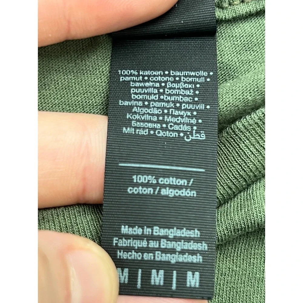 Gildan T-Shirt Men Medium Olive Green Overseas Adventure Travel Lion Graphic Tee